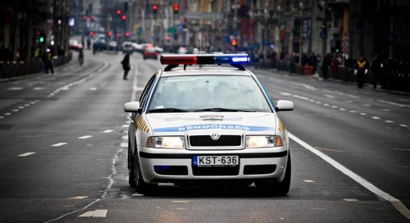 Rendőröket távcsöves puskával fenyegető férfi ellen emeltek vádat Debrecenben