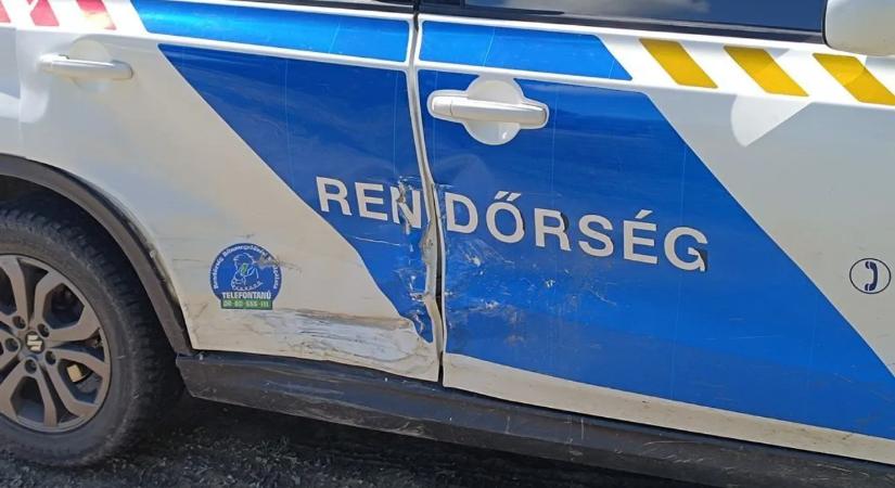 Rendőrautóba rohant a cikázó sofőr – Videó