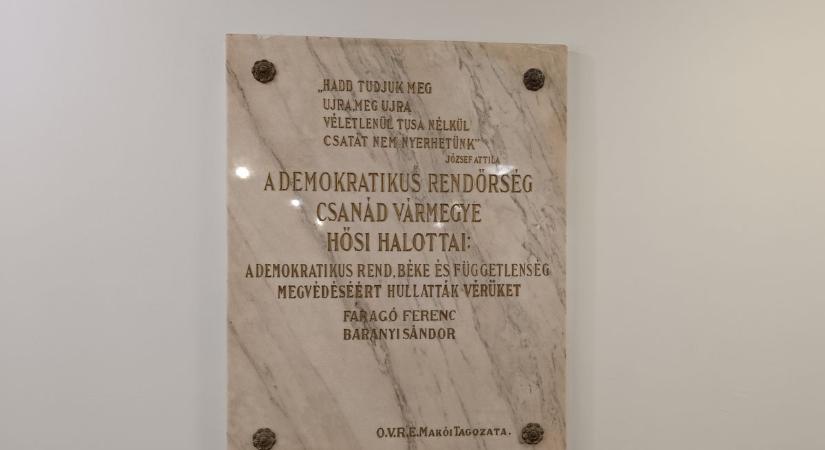 Meglepő múltja van a makói rendőrök emléktáblájának, döbbenetes dolog derült ki róla