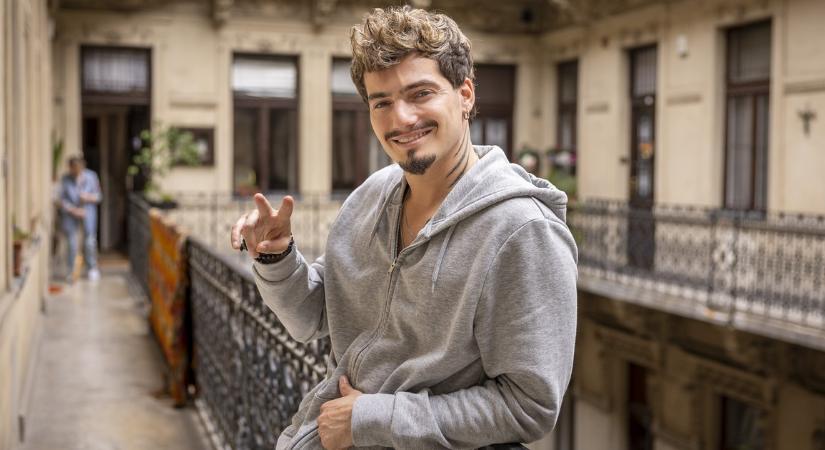 Karambolosra zúzta Marics Peti Mercedesét az AI