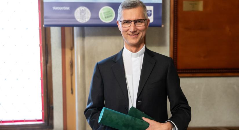 Stephanus-díjat kapott Martos Levente Balázs esztergom-budapesti segédpüspök