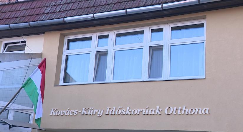 Maszkviselésre kérik a Kovács-Küry látogatóit