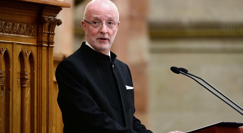 Három nappal a választások előtt vegzáltak a rendőrségen egy választási ügyekkel foglalkozó kúriai bírót