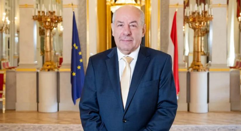 A Sándor-palota kiadja a kegyelmi ügy iratait a kormánynak