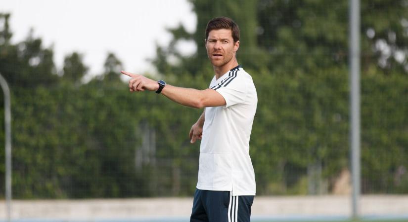 Xabi Alonso beindul: a Real Madrid sztárjai után 50 millió eurós csatárt vinne a Chelsea-hez