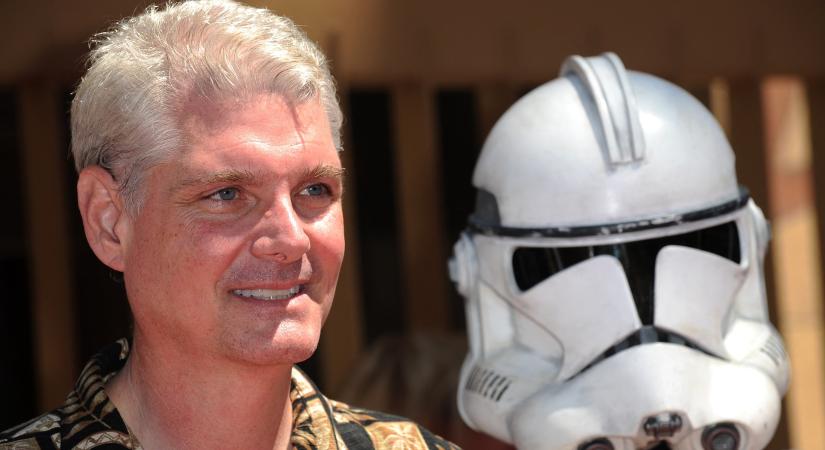 64 éves korában elhunyt Tom Kane, akit Yoda mester és Utónium professzor hangjaként ismerhettünk, de számos videójátékot is emlékezetesebbé tett a munkájával