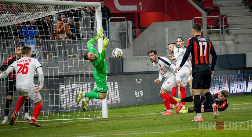 A Kispest hosszabbíthat kapusával, miközben az Újpest hálóőre is képben van