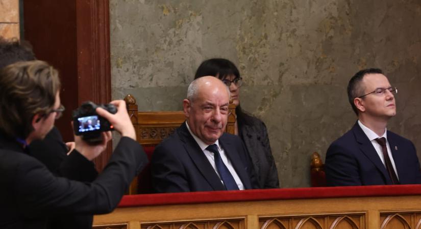 Sulyok Tamástól nem áll távol a lemondás gondolata, értesült Lattmann Tamás