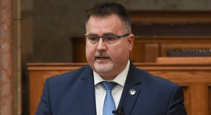 Reagált a számvevőszék Magyar Péter szavaira a Lázár-minisztériumban talált Fidesz-anyagokról
