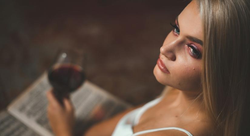 „A férjem úgy tett, mint aki nem látja, hogy alkoholista vagyok” – Nők függőségei a házasságban