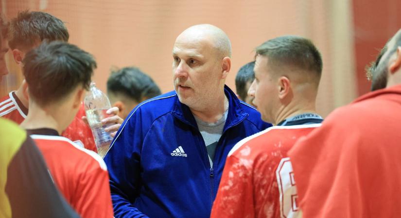 A legszebb ajándékot kapta a Hőgyészi SC elnöke a csapattól