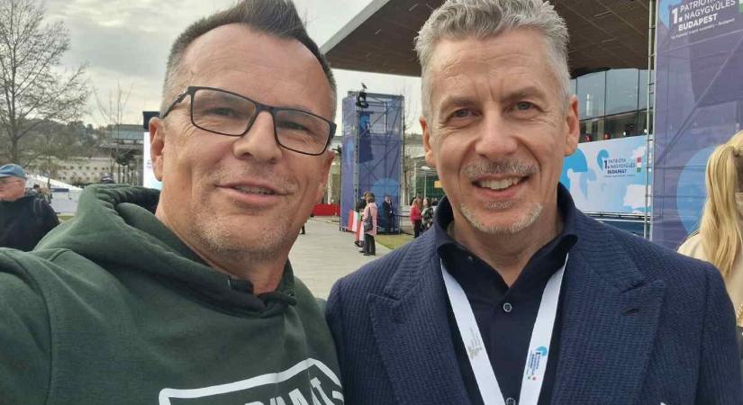 Feloszlatta magát a képviselő-testület, miután a polgármester a Fidesznek kampányolt