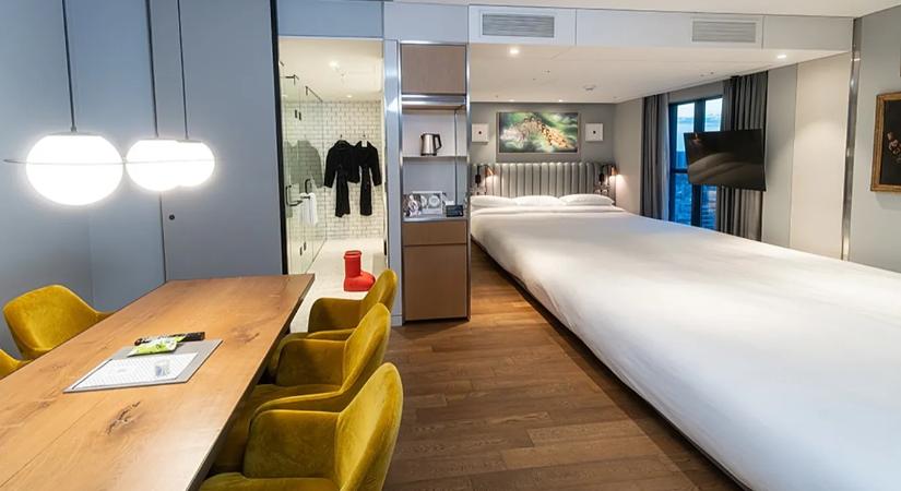 Itt a világbajnok hosszú hotelágy