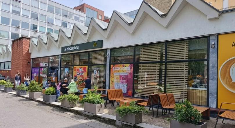 Nosztalgia sarok: 1990-ben a mai napon nyílt meg a vidéki városok közül elsőként Győrben a McDonald’s