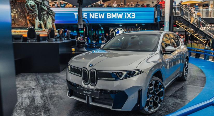 Hihetetlen népszerű a BMW debreceni modellje: ötvenezer megrendelés érkezett fél év alatt az iX3-ra