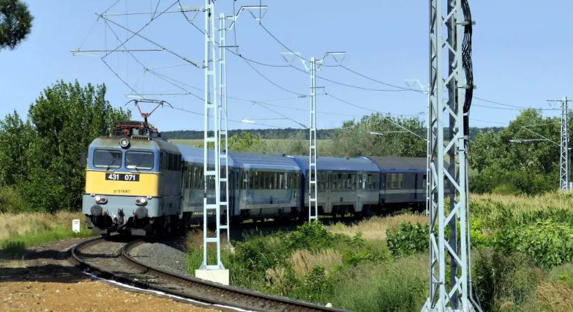 Tíz InterCity kocsit kap kölcsön a MÁV nyárra az osztrák vasúttársaságtól, hogy ne dőljön be a balatoni közlekedés