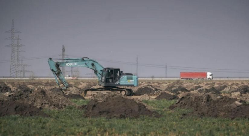 Nekiment a BYD-nak Gajdos László miniszter, kemény üzenetet küldött a vezetőknek