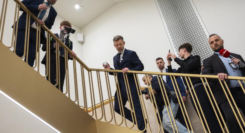 Tényleg luxi-e a luxi a Várban, vagy csak Magyar habosítja?