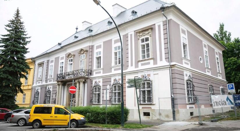 Ne megszokásból menj a könyvtárba a pünkösdi időszakban