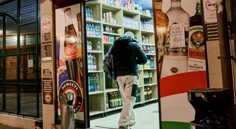 Csökkent a hazai legális dohánypiac, de nem azért, mert mindenki leszokik