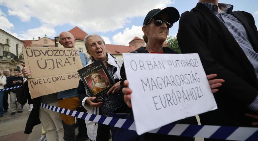 Magyar Péter vonatozását dicsérik, tisztogatást emlegetnek – ezt írják a lengyel lapok a miniszterelnök látogatásáról