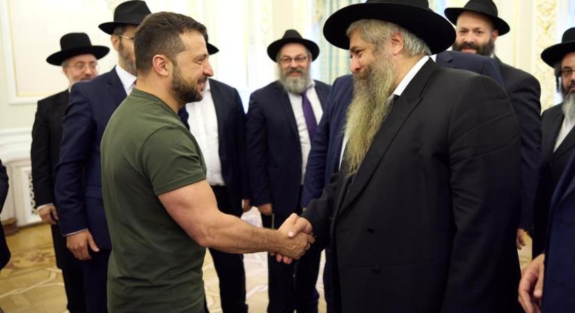 Az ukrán főrabbi Budapesten méltatja az ukrán hadsereg magyar zsidó katonáját