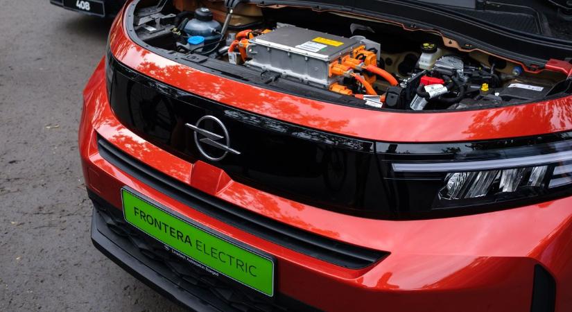 Döntött a főváros: komoly csapás éri az elektromos autósokat Budapesten
