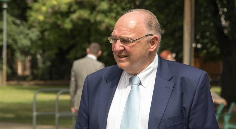 Tóth József: hiba volt kizárni a polgármestereket a parlamentből