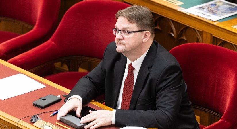 Répássy Róbert a kegyelmi ügyről: "Eltért a megszokott eljárásrendtől"