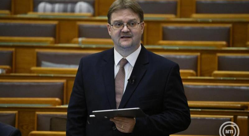„Novák Katalin sürgette a kegyelmi kérvények ellenjegyzését”