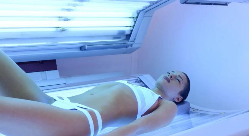 Bizarr ügy a szoláriumban: a vendégek tíz százaléka nem tudja, mit jelent a békés egymás mellett barnulás