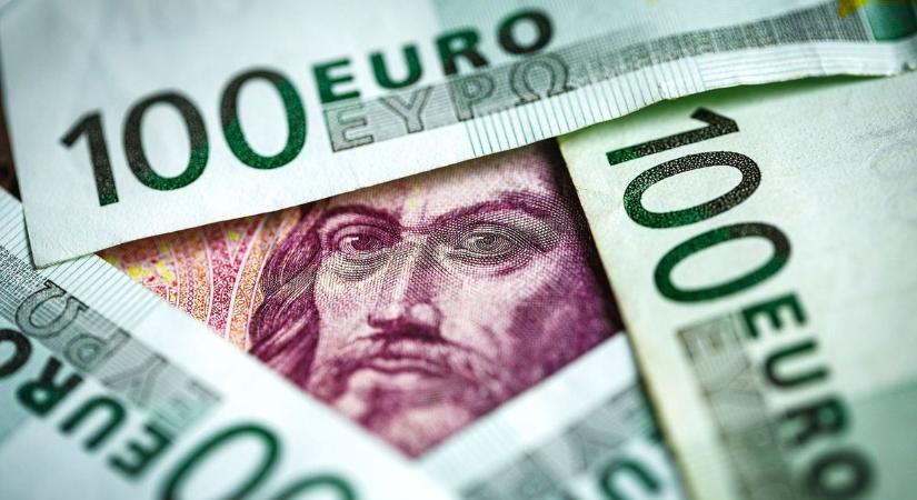 Csúnyán megütötték a forintot, a dollár és az euró is durván drágul – hajszál híján történelmet írt a Magyar Telekom