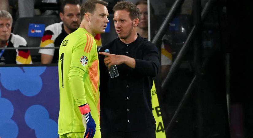 A német szövetségi kapitány már a foci-vb előtt bohócot csinál magából