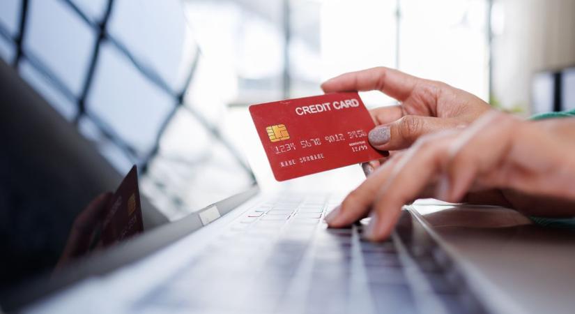 Digitális boom zajlik Magyarországon: egyre több a plasztik, kevesebb a bankjegy