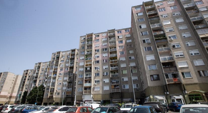 Kifulladt az ingatlanvágta - Már csak a nyugat-magyarországi panelek futnak jó köröket