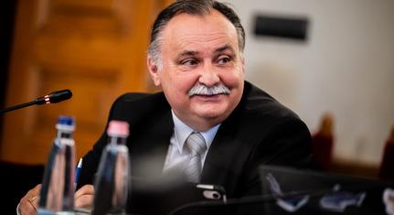 Gajdos László azonnali leállítást követel a BYD szegedi építkezésénél