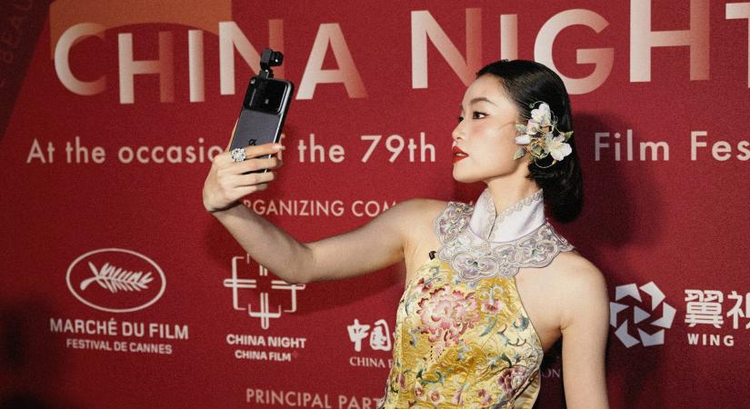 Még a nyár folyamán debütálhat a Honor Robot Phone