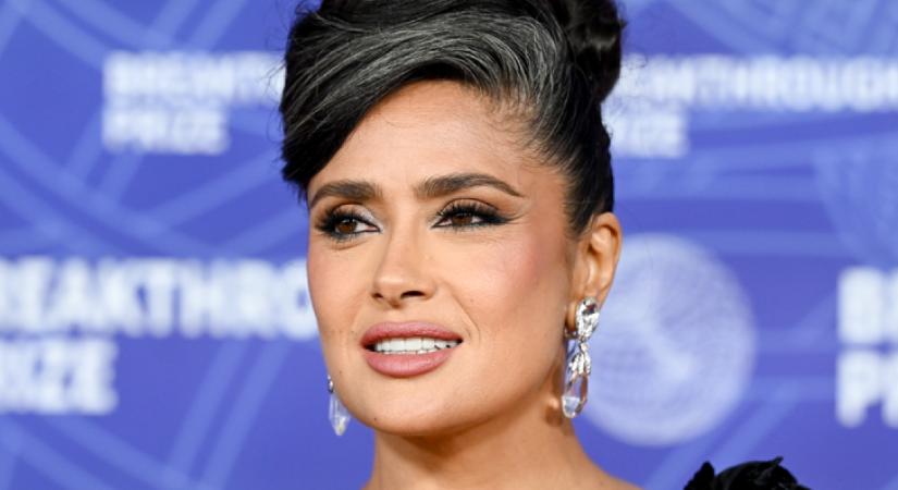 Salma Hayek olyan bámulatos ruhában jelent meg, hogy mindenki elfelejtett pislogni