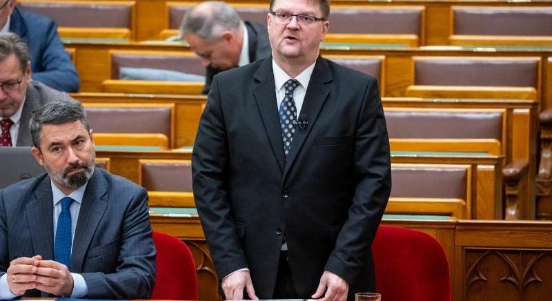 Répássy Róbert kitálalt a kegyelmi ügy részleteiről