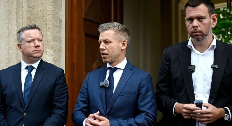 Nagytakarításba kezdett a Tisza-kormány – két helyettes államtitkárt is felmentett Magyar Péter