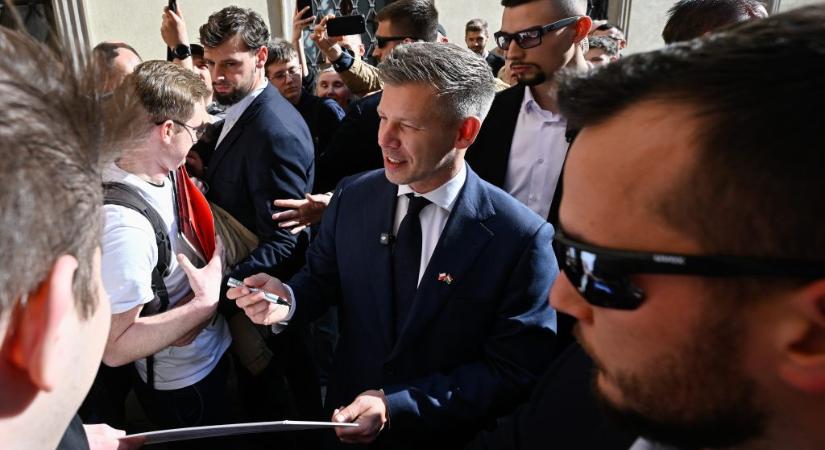 Magyar Péter Krakkóban beszélt a magyar-lengyel kapcsolat helyrehozásáról és a V4-ek bővítéséről
