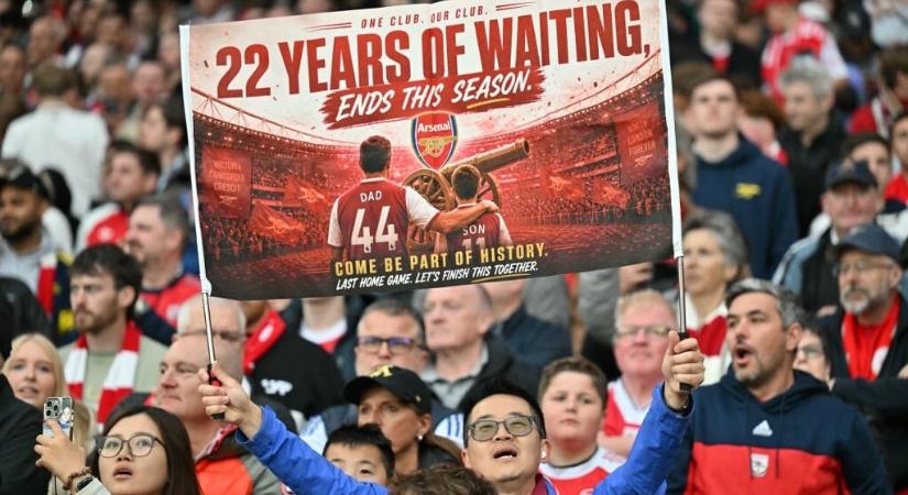 22 év után újra angol bajnok az Arsenal