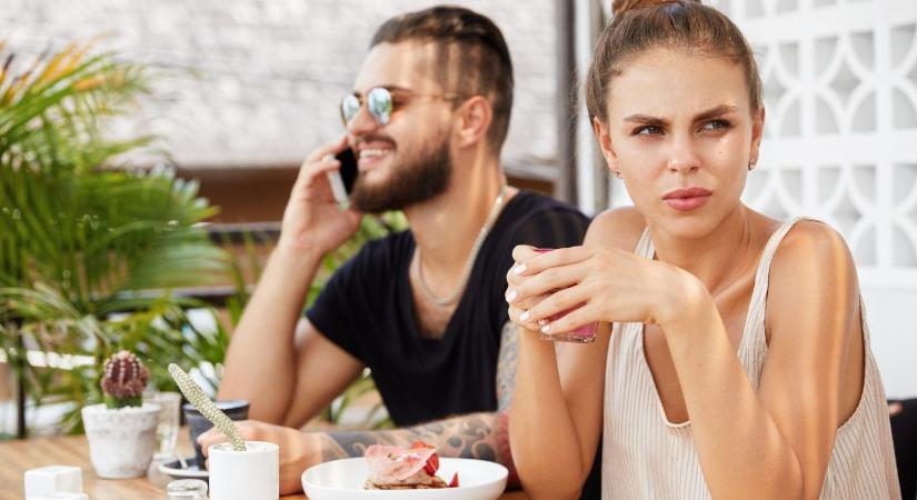 Féltékeny rád, pedig semmi oka sincs rá? Nem a te hibád! A féltékenység 3 leggyakoribb kiváltó oka