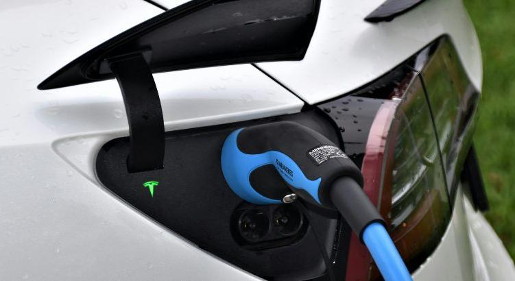 Az AI teheti tartósabbá az elektromos autók akkumulátorait