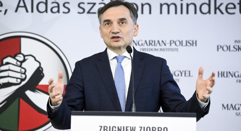 Magyar Péter beiktatása előtt órákkal menekülhetett az USA-ba a sikkasztással vádolt lengyel politikus