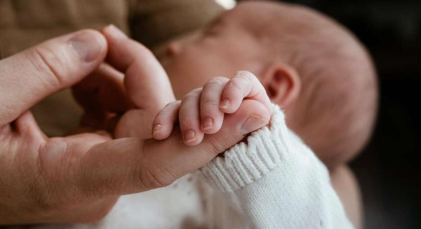 Megszületett az első magyar baba, akinél még embrióként szűrték ki a súlyos SMA-betegséget