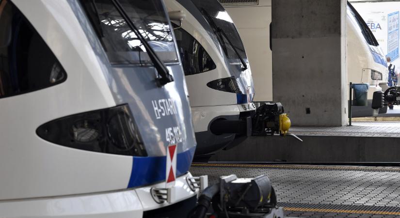 Osztrák bérkocsikkal enyhíti a nyári vasúti terhelést Vitézy Dávid