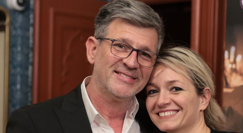 Kárász Róberték a mozaikcsaládjukról meséltek: a neje eleinte azt gondolta, hogy a tévés "egy pikírt, nagyképű p*cs"