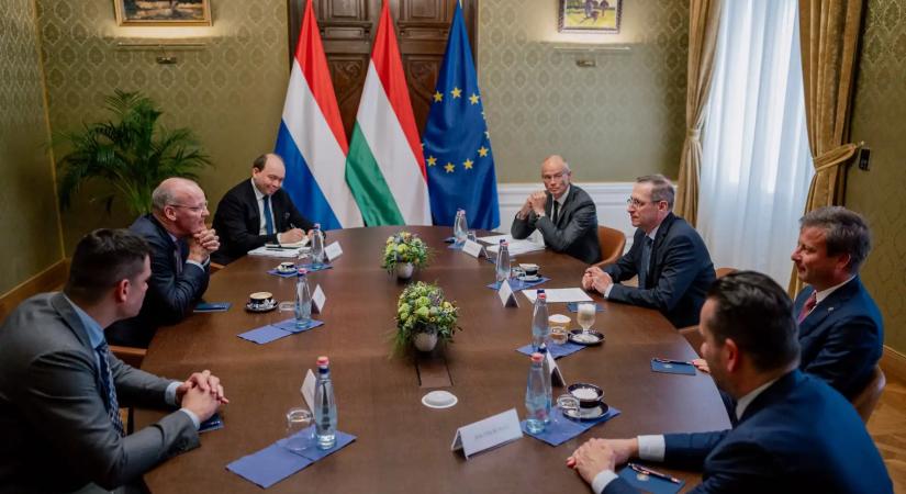 Varga Mihály óvatosságra int, a Tisza kormány 2030-ra céloz – így áll a magyar euróvita