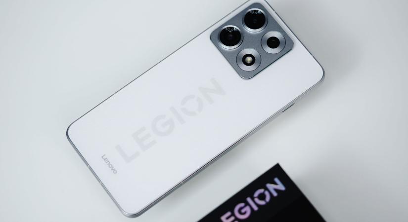 Évek után újra gamer telefont dobott piacra a Lenovo
